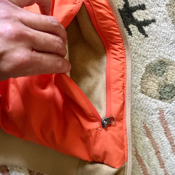 Patagonia tan vest size small - Picture 7 of 9